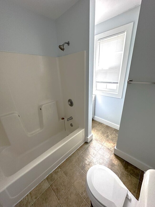 12-14-14 St Louis St unit 12 Saint Louis St, Burlington, VT 05401 - photo 5