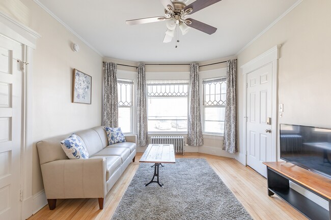 Gresley Residence, Manchester, NH 03104 - photo 4