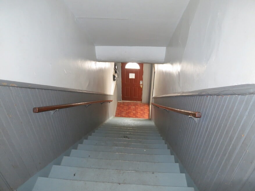 Inside Front Entry to units 204/204 1/2 & 202 1/2