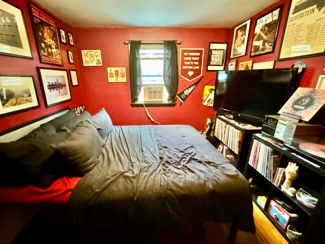 *Pictures are representative samples of the advertised unit. In some cases, the actual units you tou