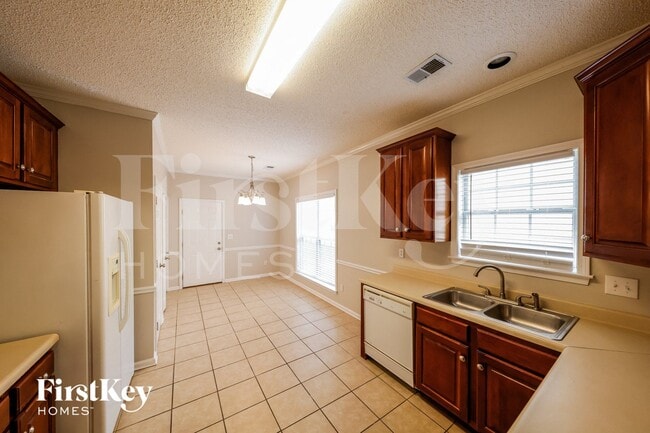 140 Warwick Cir, Alabaster, AL 35007 - photo 7