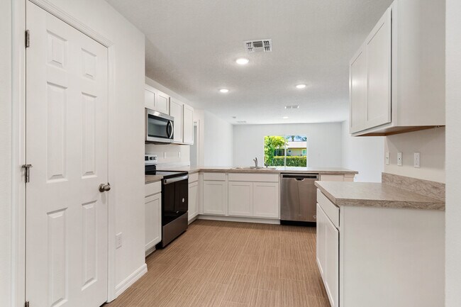 3419 9th St W unit 15, Lehigh Acres, FL 33971 - photo 5