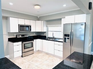 8761 NW 12th St, Pembroke Pines, FL 33024