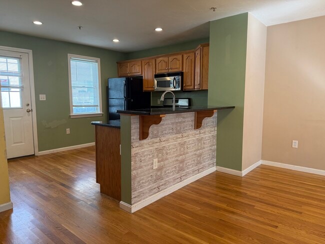 604 Bedford St unit 1, Whitman, MA 02382 - photo 5