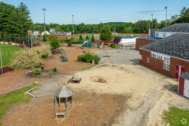 Morse Street School serves students in Freeport from grades PK-2.