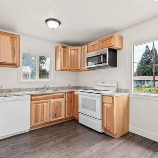 1132 SW Rogue River Ave, Grants Pass, OR 97526