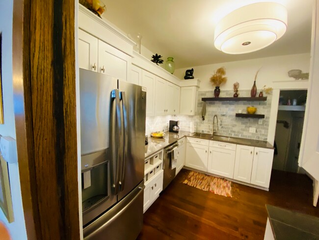 904 E Washington St, South Bend, IN 46617 - photo 5