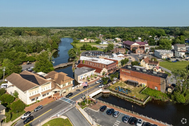 From its library adorned with oversized books to its historic theater, Milton is an idyllic town nested among several lakes and waterways.