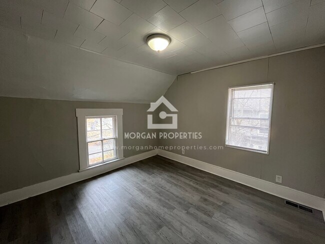 1104 Thornburg St, New Castle, IN 47362 - photo 6