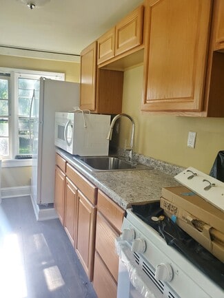 403 2nd St Unit 1, Jackson, MI 49201