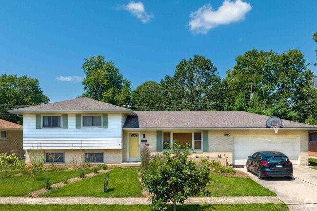 There are charming ranch style houses in the Southeast Urbana area.