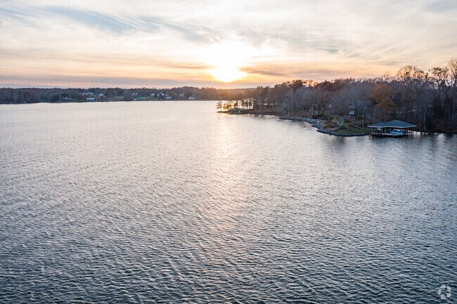 Margo residents escape to the breathtaking views of Lake Anna for relaxation.