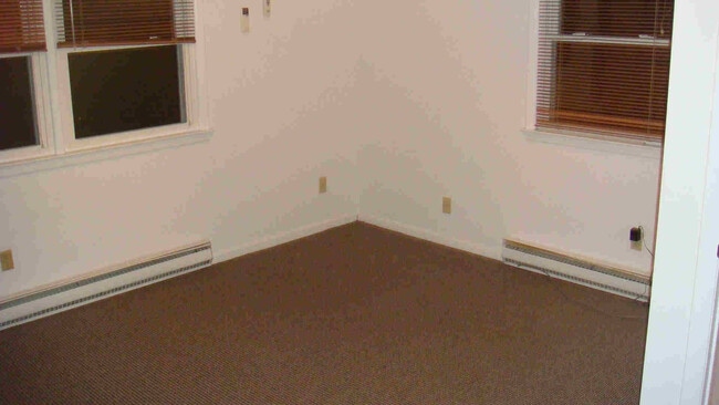 10 Prospect St unit 10C, Deep River, CT 06417 - photo 3