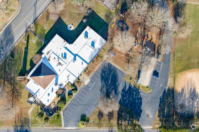 Overhead aerial view of The Einstein School of Charlotte campus.