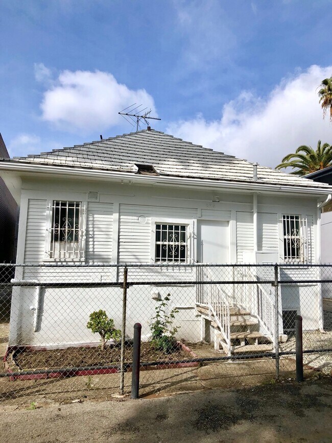 AWH, Los Angeles, CA 90015 - photo 3