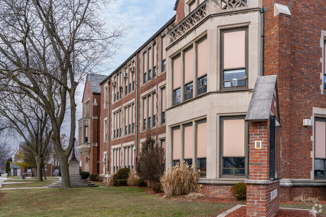 Maples Elementary School, Campus.