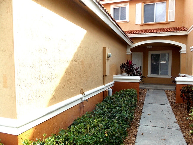 3040 Waddell Ave, West Palm Beach, FL 33411 - photo 2