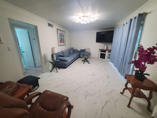 279 S Brevard Ave, Cocoa Beach, FL 32931 - photo 3