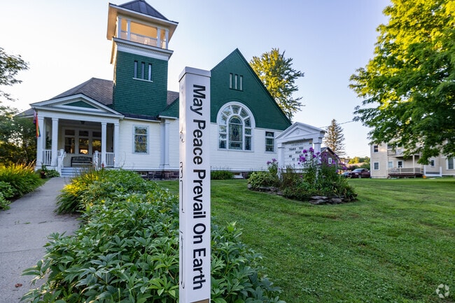 Mansfield Cooperative School is a private middle school in Richmond, VT.