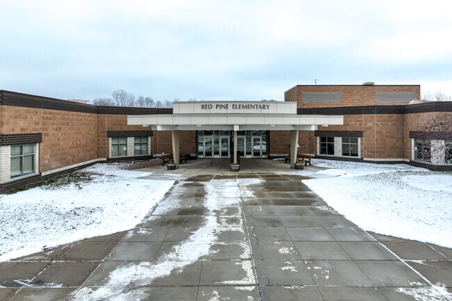 Red Pine Elementary School has an enrollment of about 674 students.