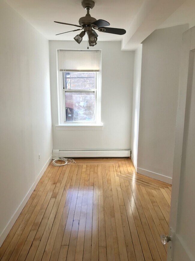 378 Thames St unit 1, Newport, RI 02840 - photo 6