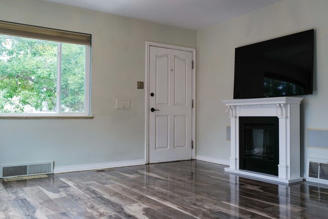 1040 Newport St, Denver, CO 80220 - photo 6