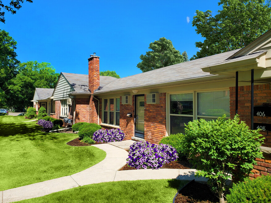 La Plaza - Charming Downtown Royal Oak Location