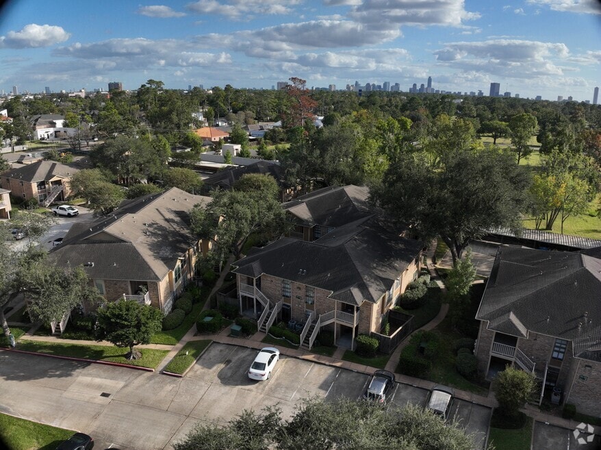 1311 Antoine Dr unit 200, Houston, TX 77055 - photo 2