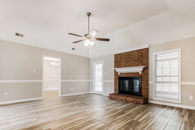 8650 Oak Trail Ln, Cordova, TN 38018 - photo 4