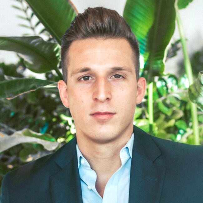 Agent Photo