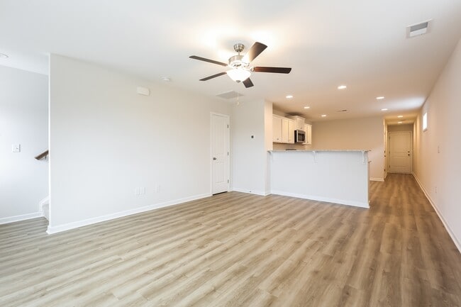 333 Noble Ln, Pendleton, SC 29670 - photo 2