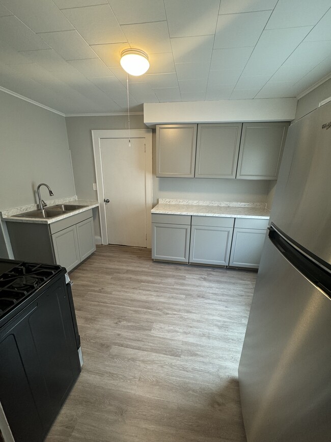 12 Rogers St unit 12 Rogers Street, New London, CT 06320 - photo 7