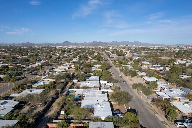An overview of a residential area in Arroyo Chico, Tucson, AZ.