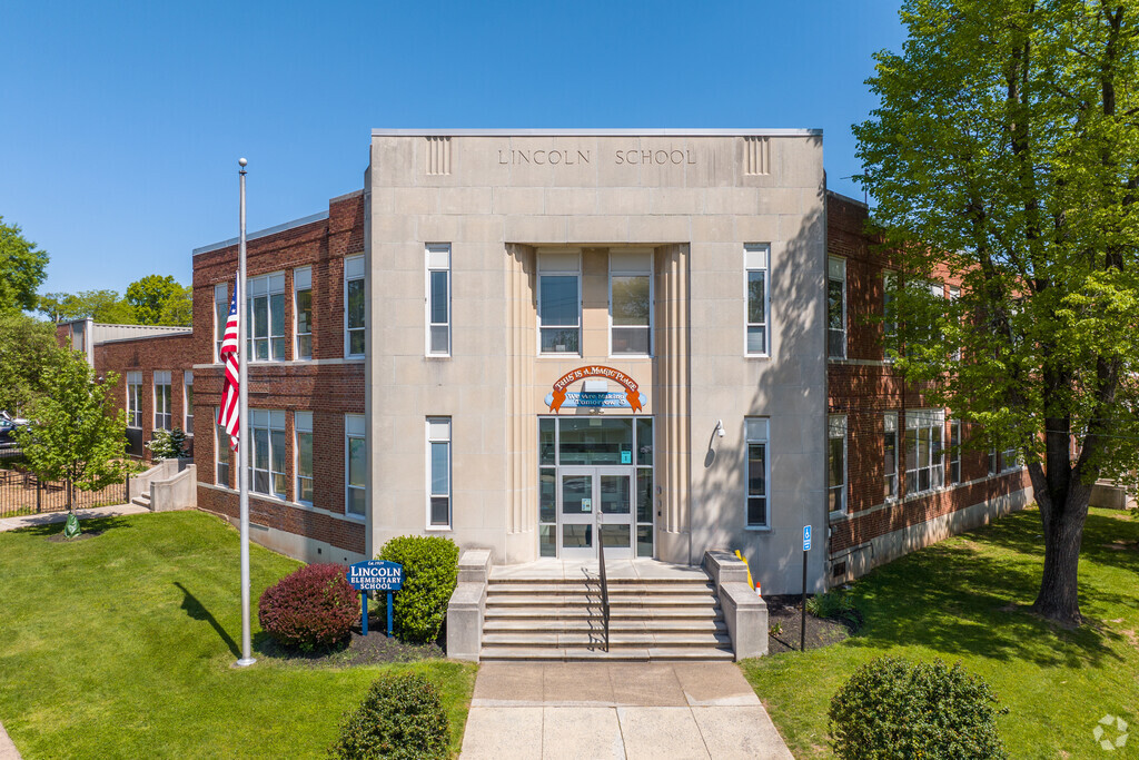 Lincoln Elementary School serves the residents of Pottstown West End.