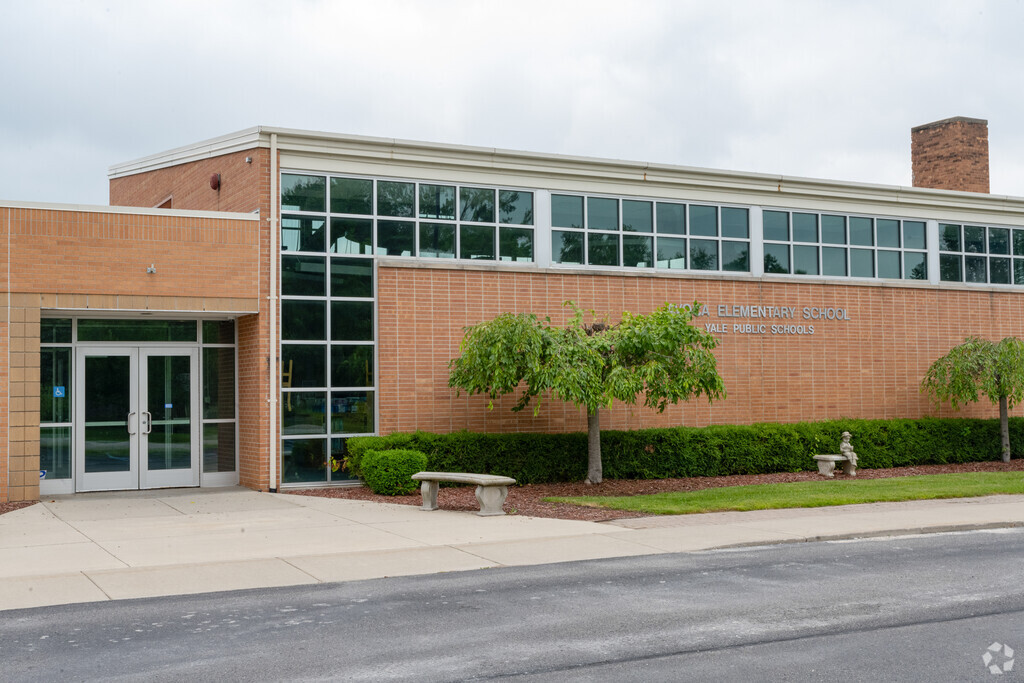 Avoca Elementary School building in St Clair County.