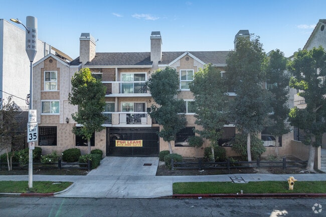 BEAUTIFUL REMODELED 1 AND 2 BEDROOM UNITS IN PRIME LOCATION, Los Angeles, CA 90004 - photo 7