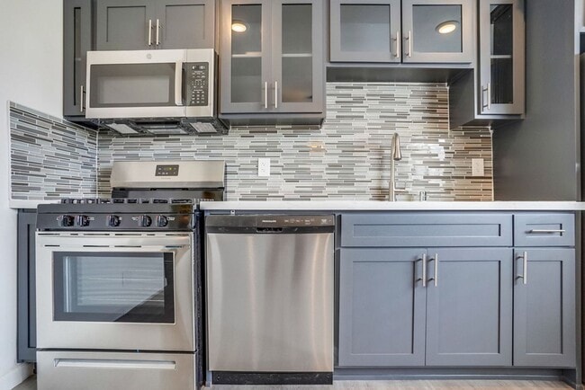 Convenient Inglewood Living Near SoFi & 105 Freeway!, Inglewood, CA 90303 - photo 3