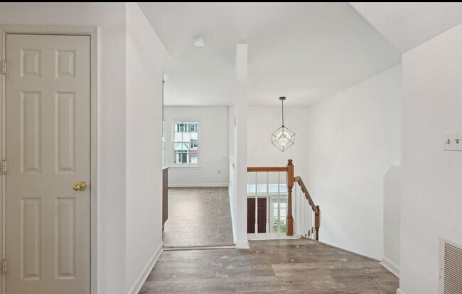 7813 Flager Cir, Manassas, VA 20109 - photo 6