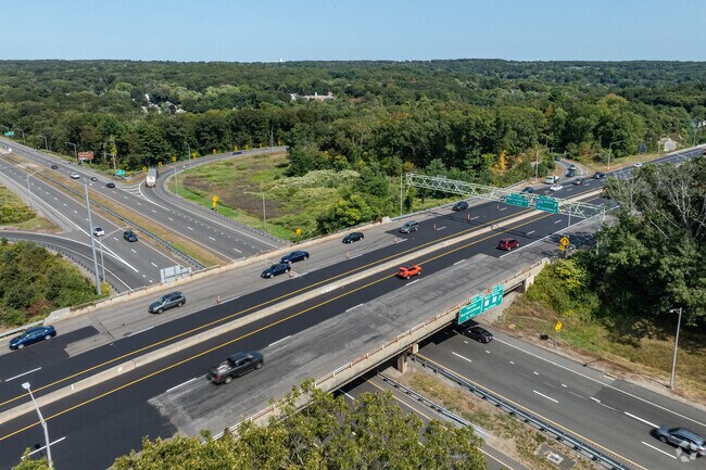 Yantic residents can easily access both Route 2 and I-395.