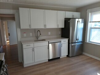 21 Sheafe St Unit 3, Chestnut Hill, MA 02467