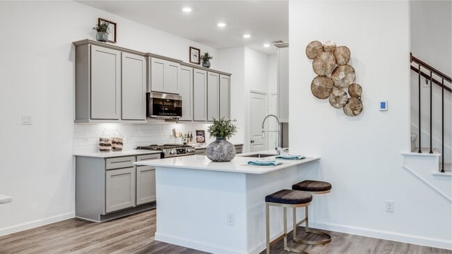 2220 Via Isa Ln, Houston, TX 77051 - photo 2