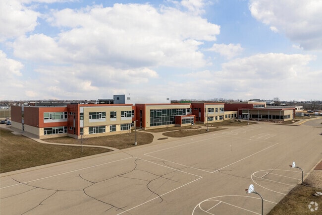 Parents of Waunakee can send their kids to Waunakee Intermediate School.