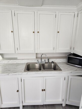 185 Thames St Unit B-1, Groton, CT 06340