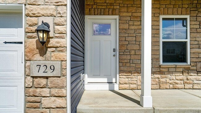 907 Sherwood Loop, Bellefontaine, OH 43311 - photo 4