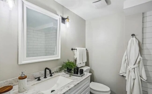 7502 Alfred Dr unit Downstairs, Silver Spring, MD 20910 - photo 5