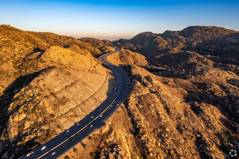 WestHills_1027552_JK_100825_FINAL