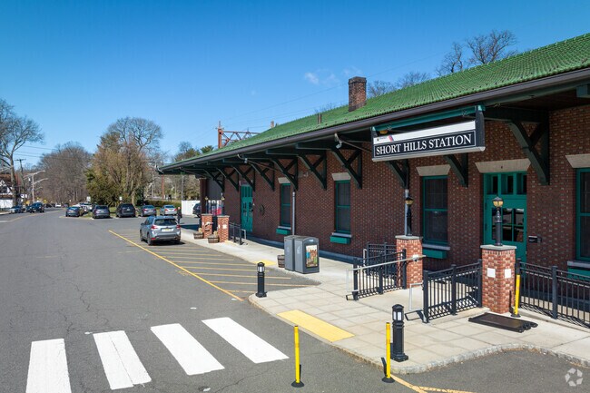 The Short Hills train station has plentiful parking, but there's a dedicated passenger drop-off area for your convenience
