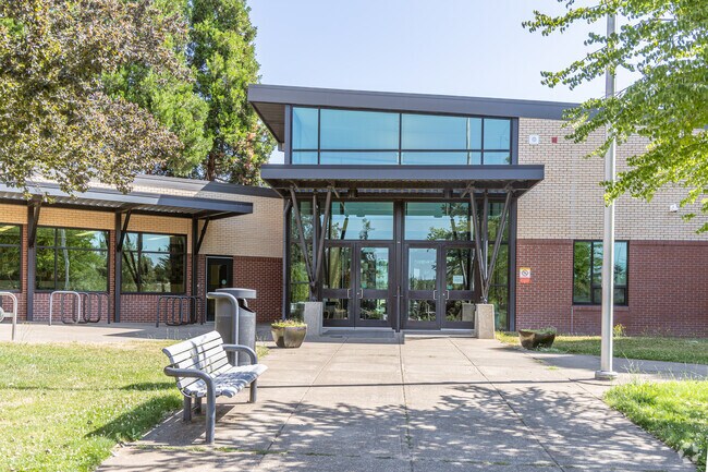 Rosemont Ridge Middle School is located in WEst Linn OR.