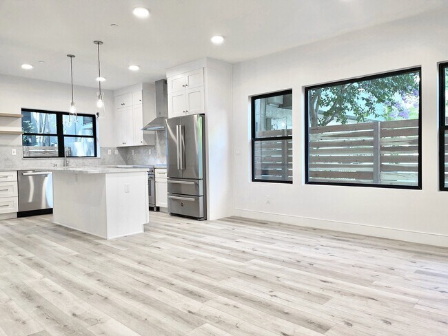 1323 Democracy Aly unit 1, Sacramento, CA 95814 - photo 3