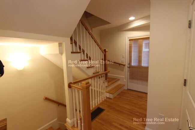 117 Union St, Brighton, MA 02135 - photo 5